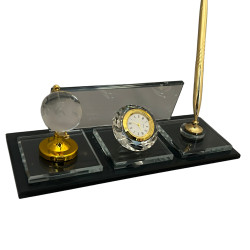 Kristal Masa İsimlik Dünyalı Model